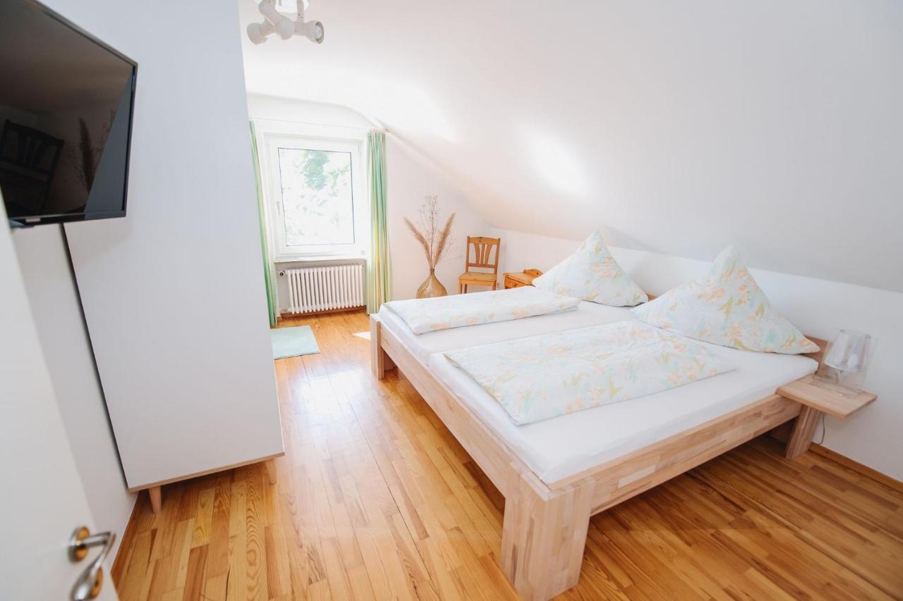 Ferienwohnung Menzer Am See Онинген Екстериор снимка